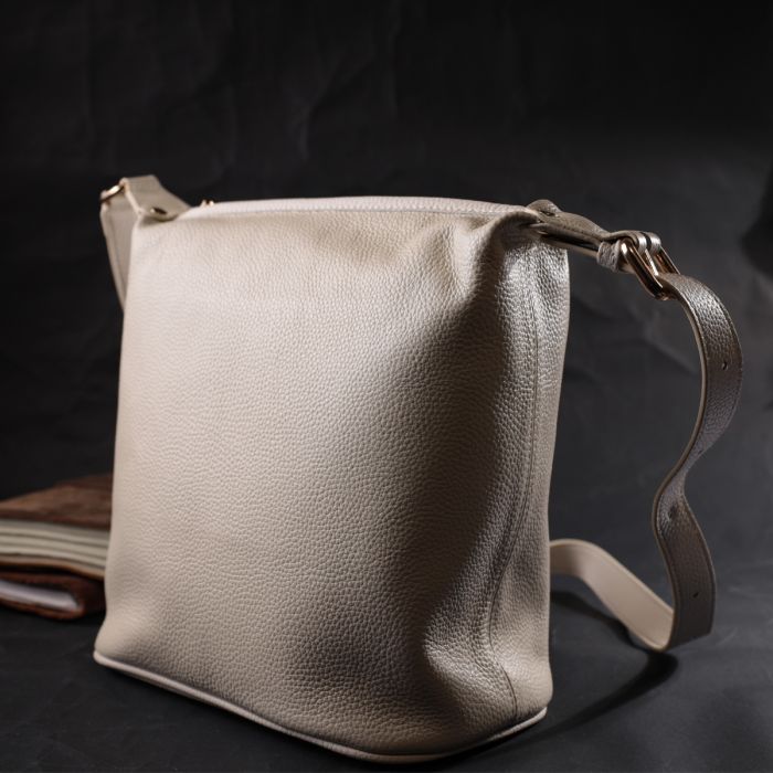 Удобная женская сумка с одной длинной ручкой из натуральной кожи Vintage 22307 Белая
