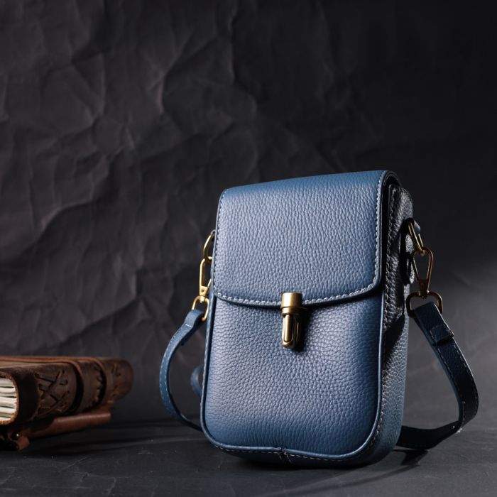 Женская сумка вертикального формата с клапаном из натуральной кожи Vintage 22310 Голубая